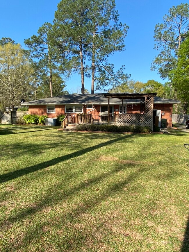 Building Photo - 503 S Pontiac Ave