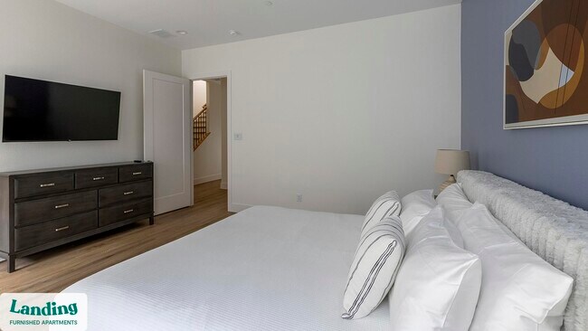 Building Photo - 2206 Arroyo Ave