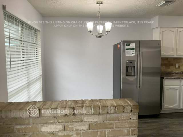Foto del edificio - 2835 Pilgrims Point Dr