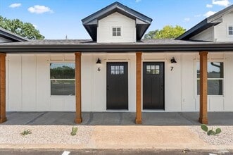 Building Photo - 900 S Tool Dr