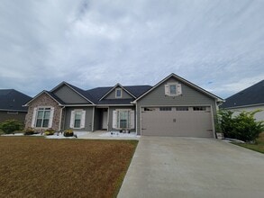 Building Photo - 3941 Valiant Ct