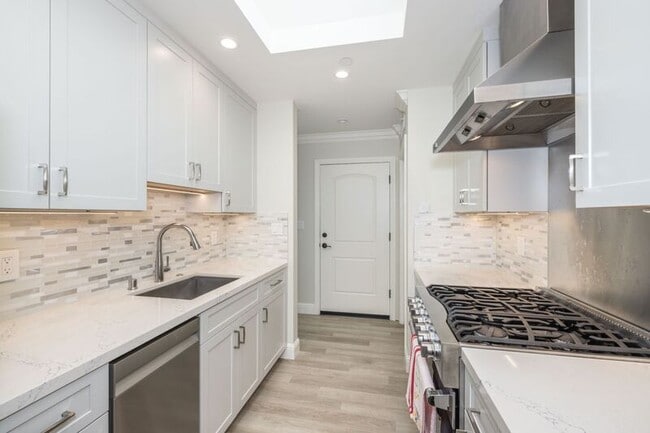 Photo - 1009 S Norfolk St House