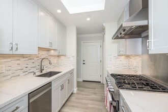 Building Photo - 1009 S Norfolk St