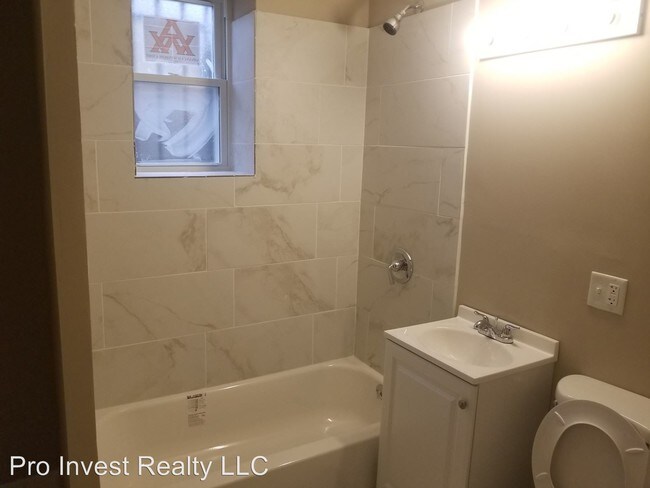 Building Photo - 7767-7767 S South Shore Dr