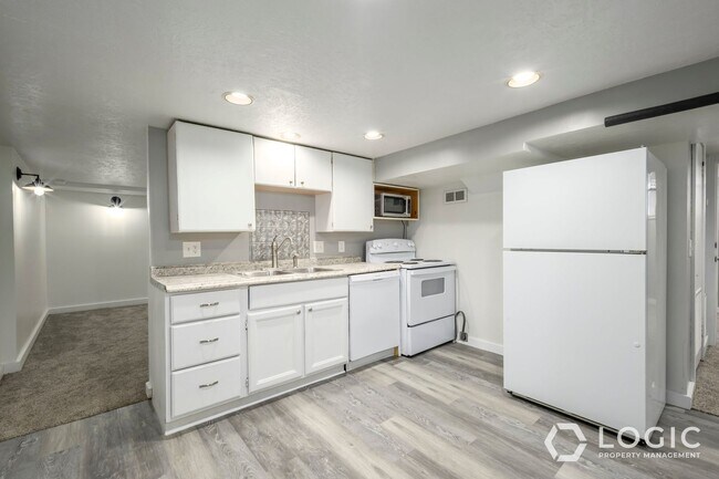 Foto del edificio - Incredible Basement Unit in Harrison UT
