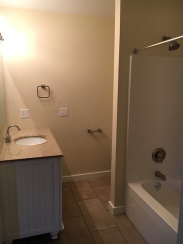 Master Bathroom - 835 High St