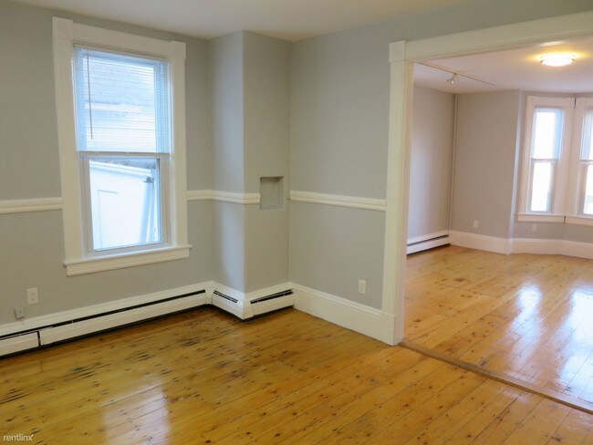 Building Photo - 3 br, 1 bath House - 35 Union Sq