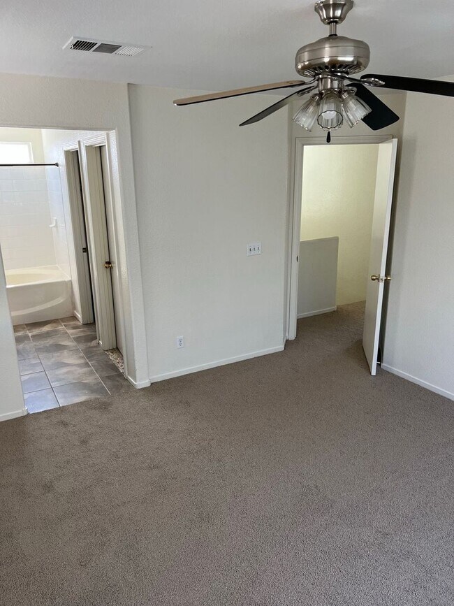 Foto del edificio - Three bedroom - North Las Vegas