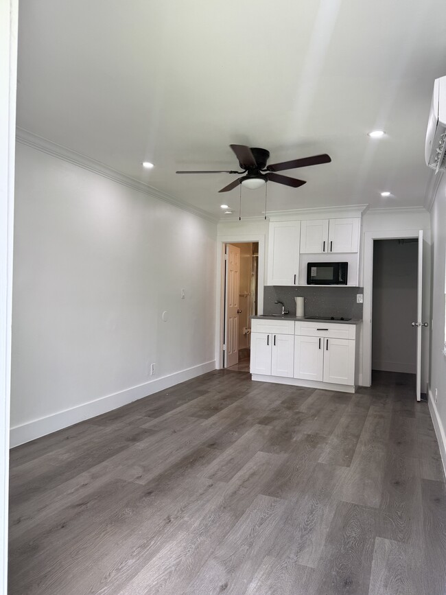 Building Photo - 2500 Franklin Dr