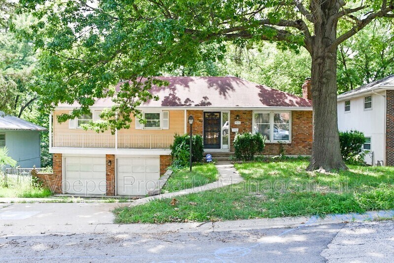 9236 Wyandotte St, Kansas City, MO 64114 House for Rent in Kansas