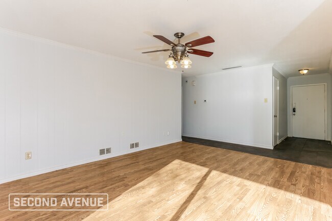 Foto del edificio - 509 Southlake Dr