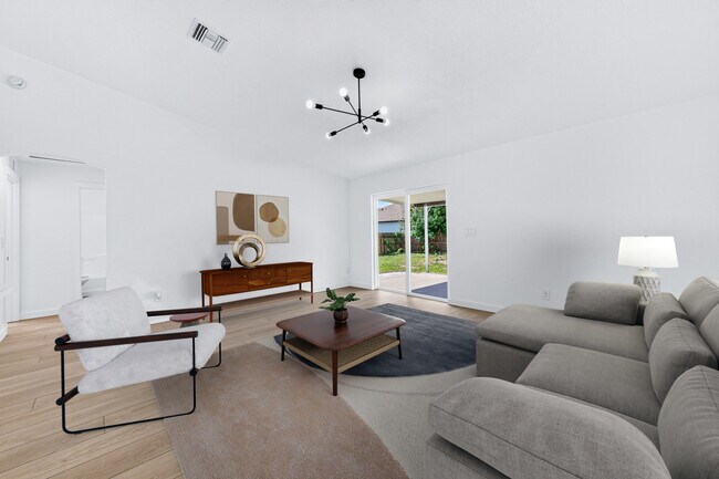 Sala de estar - 711 Avalon St SE