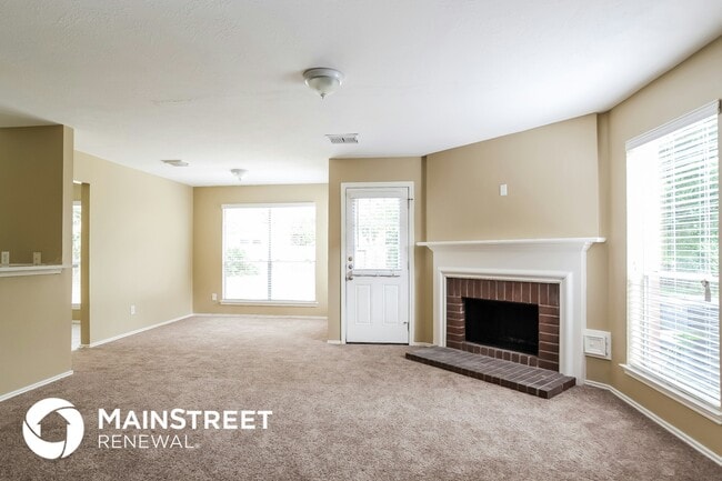 Foto del edificio - 8822 Woodcamp Dr