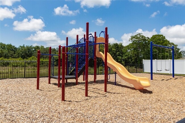 Building Photo - 8271 Tanager Sq