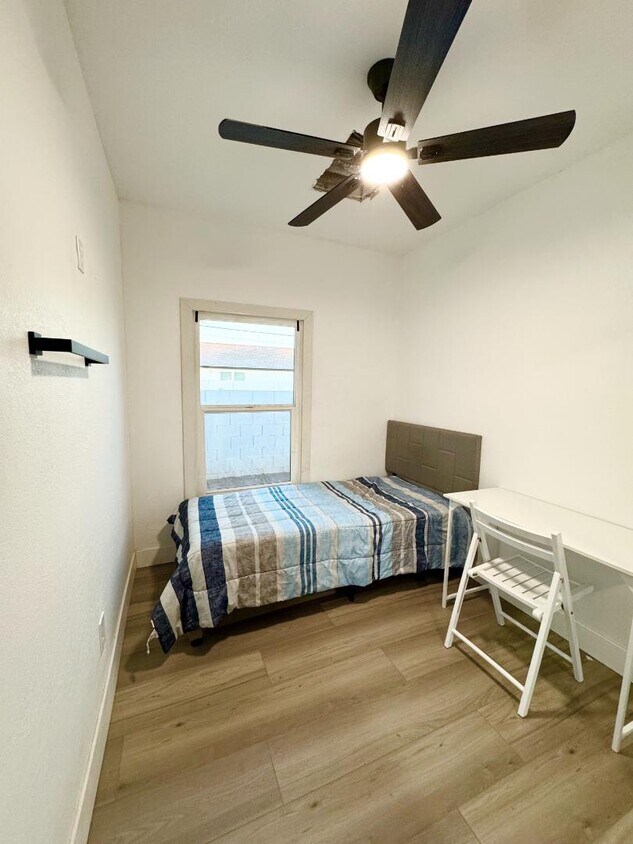 Foto principal - 1845 E Monroe St