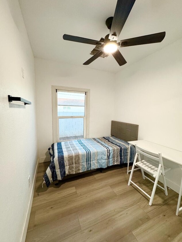 Photo - 1845 E Monroe St - Bedroom 3