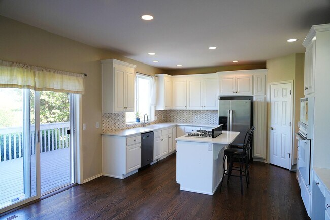 Foto del edificio - Lovely 4 Bedroom 2.5 bath Home + Office sp...
