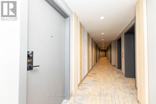 Photo du bâtiment - 1010 Dundas St E