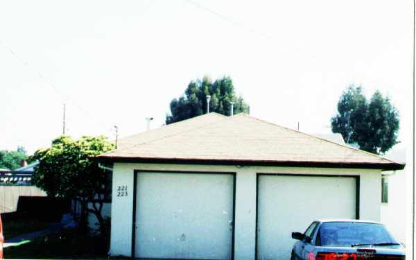 Building Photo - 221-223 Maitland Dr