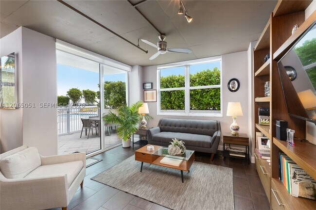 Foto del edificio - 3180 SW 22nd St