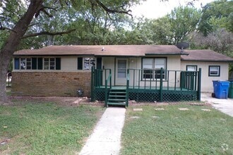 Building Photo - 705 Otis St