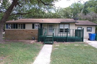 Building Photo - 705 Otis St