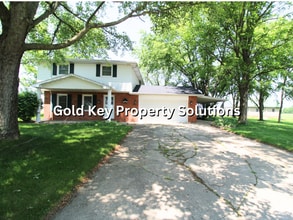 Building Photo - 4232-4254 N 100 W