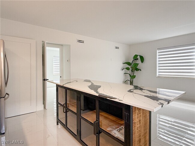Foto del edificio - 980 7th Ave S