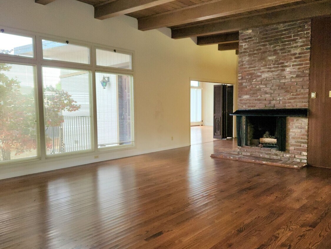 Foto principal - 13590 Saratoga Vista Ave