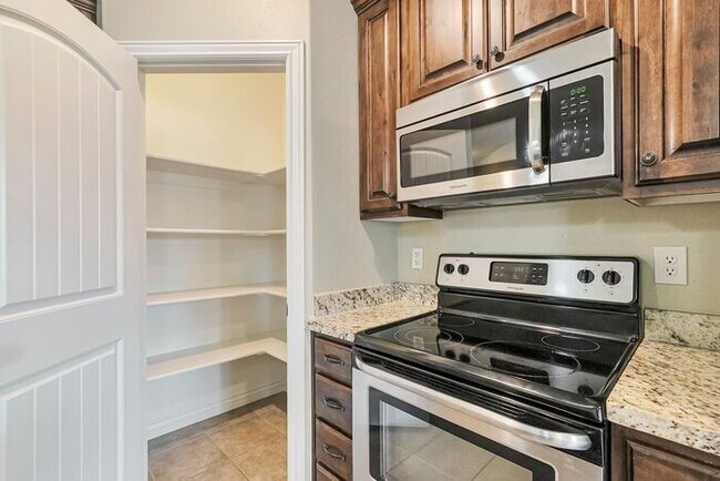 Foto del edificio - Beautiful Orem Townhome