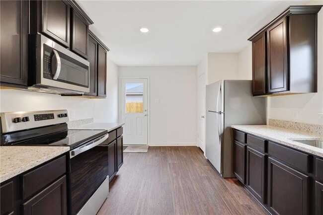 Building Photo - 1,794 sf Single Story Home - 4 BR /2 BA - ...