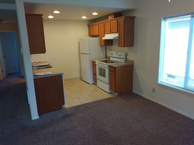 Building Photo - 1344br