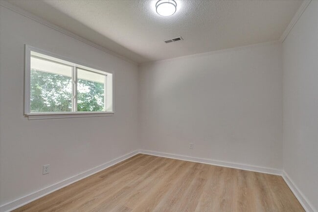 Foto del edificio - 5307 Weaver St