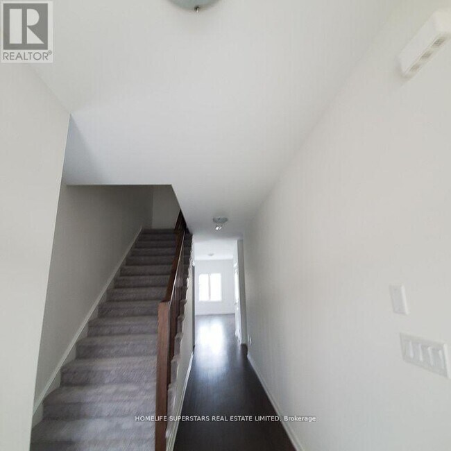 Building Photo - 118 Flagg Ave