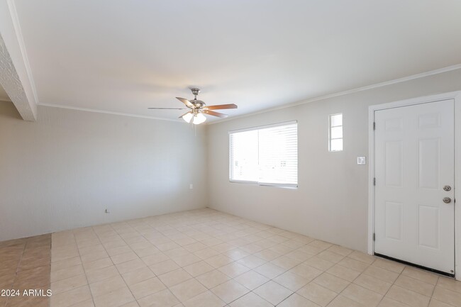 Foto del edificio - 608 W Mission Ln