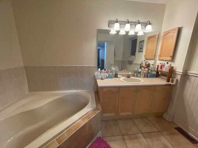 Photo du bâtiment - 10 Olde Town Rd