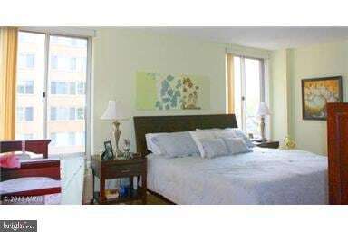 Foto del edificio - 1800 R St NW