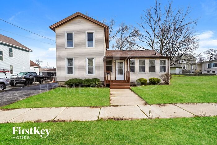 Primary Photo - 130 Warren Ave