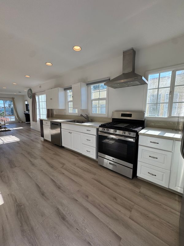 Foto del edificio - 1339 S Mansfield Ave