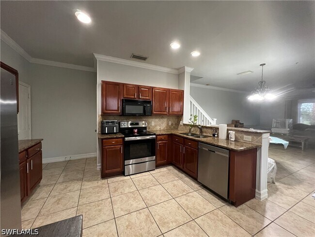 Foto del edificio - 884 Hampton Cir