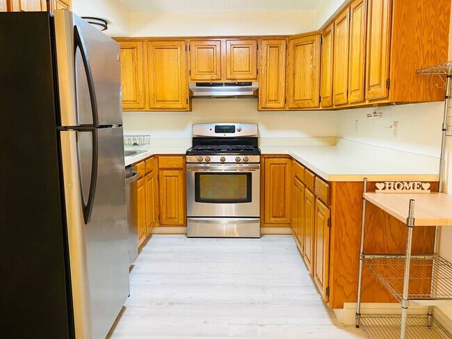 Kitchen - 164 Penn Ln
