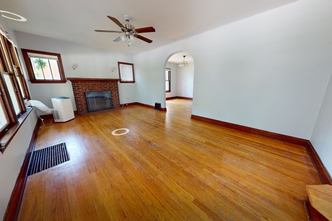 Photo - 785 N. Maple-785-1 Apartment