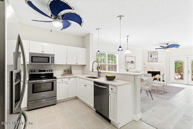 Building Photo - 66 W 14th St