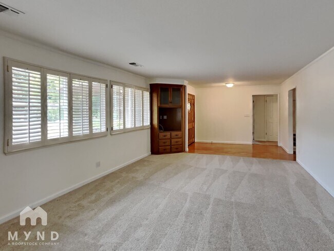 Building Photo - 1245 Lantern Ct