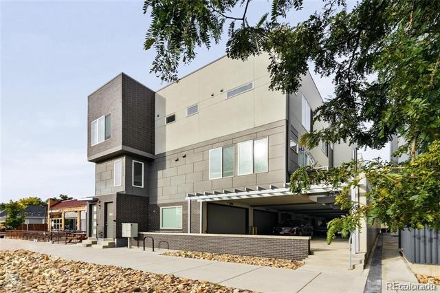 Foto principal - 4921 Lowell Blvd