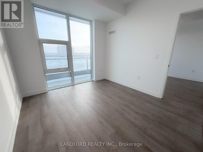 Photo du bâtiment - 9751 Markham Rd