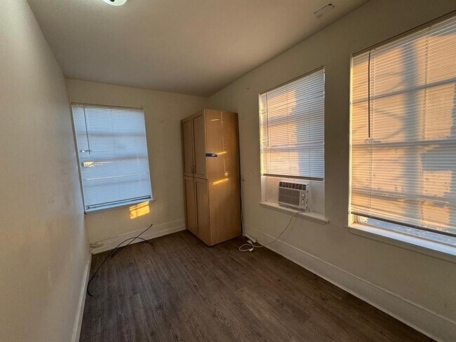 Building Photo - 4201 Cepeda St