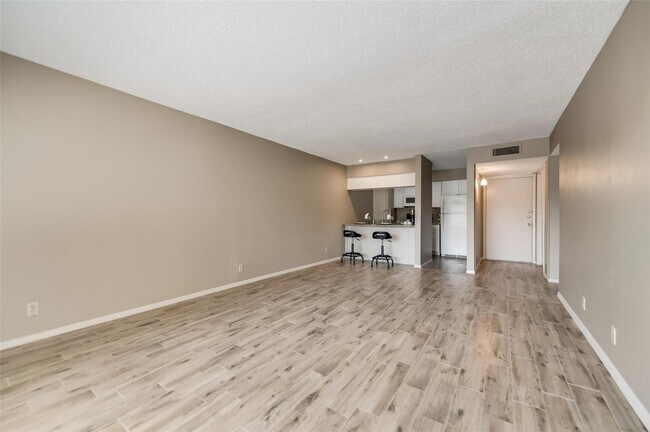 Foto del edificio - 4859 Cedar Springs Rd