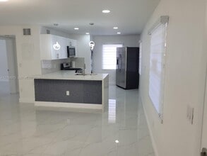 Building Photo - 3831 SW 79th Ave