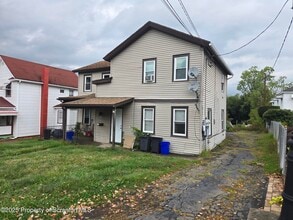 Building Photo - 441 Sanderson St